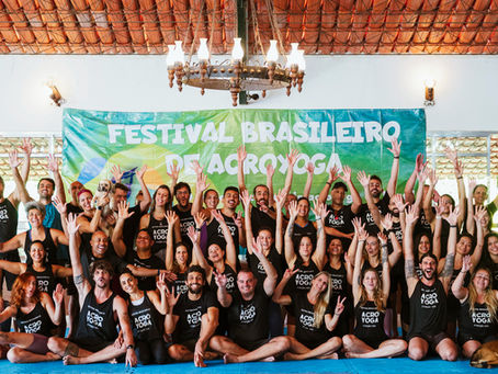 Participantes do festival Brasileiro de Acroyoga 2026