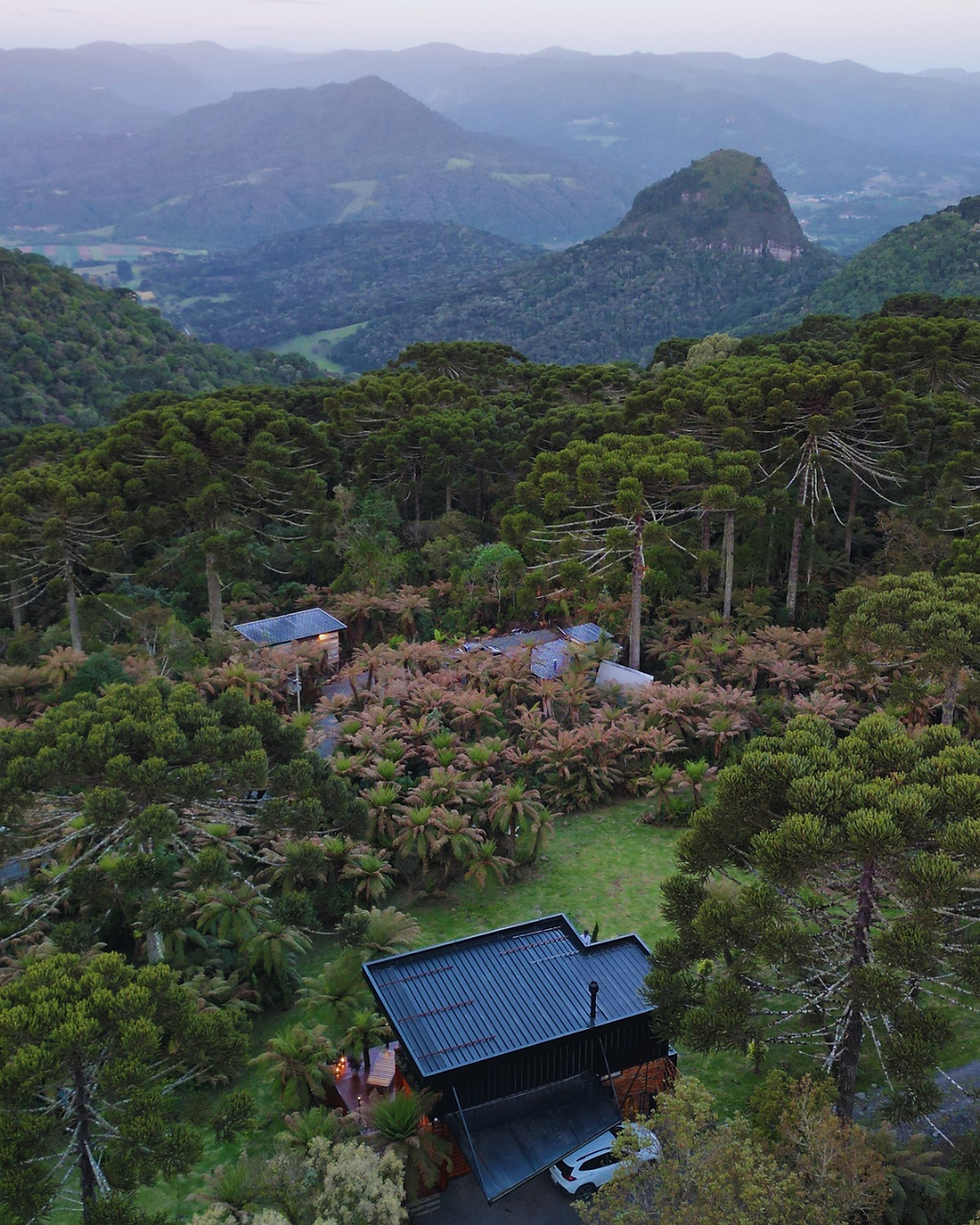 Cabana Nous de Pandora em meio às montanhas de Urubici, na Serra Catarinense