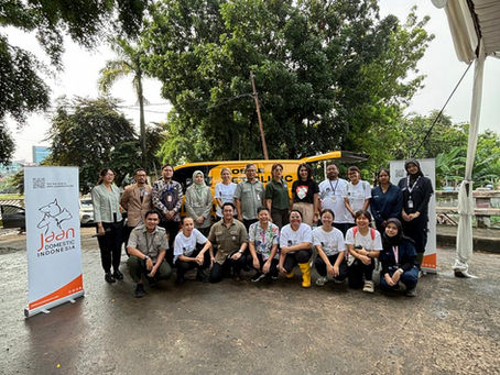 PERTAMA DI INDONESIA! MOBIL KLINIK UNTUK KUDA DELMAN!