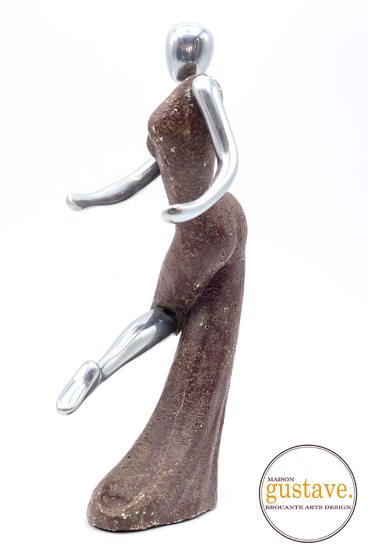 Miniature : Sculpture de femme dansant