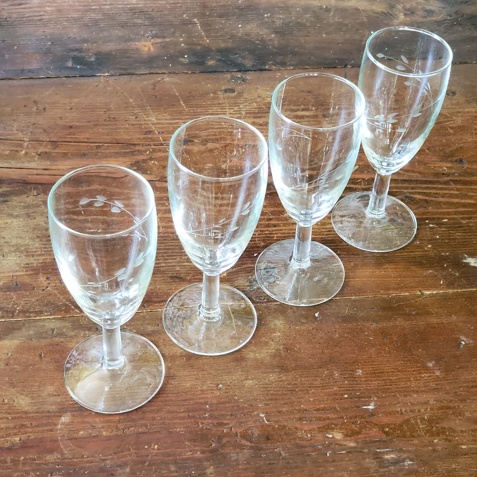 Miniature : Ensemble de 4 petites flûtes à champagne en cristal gravé