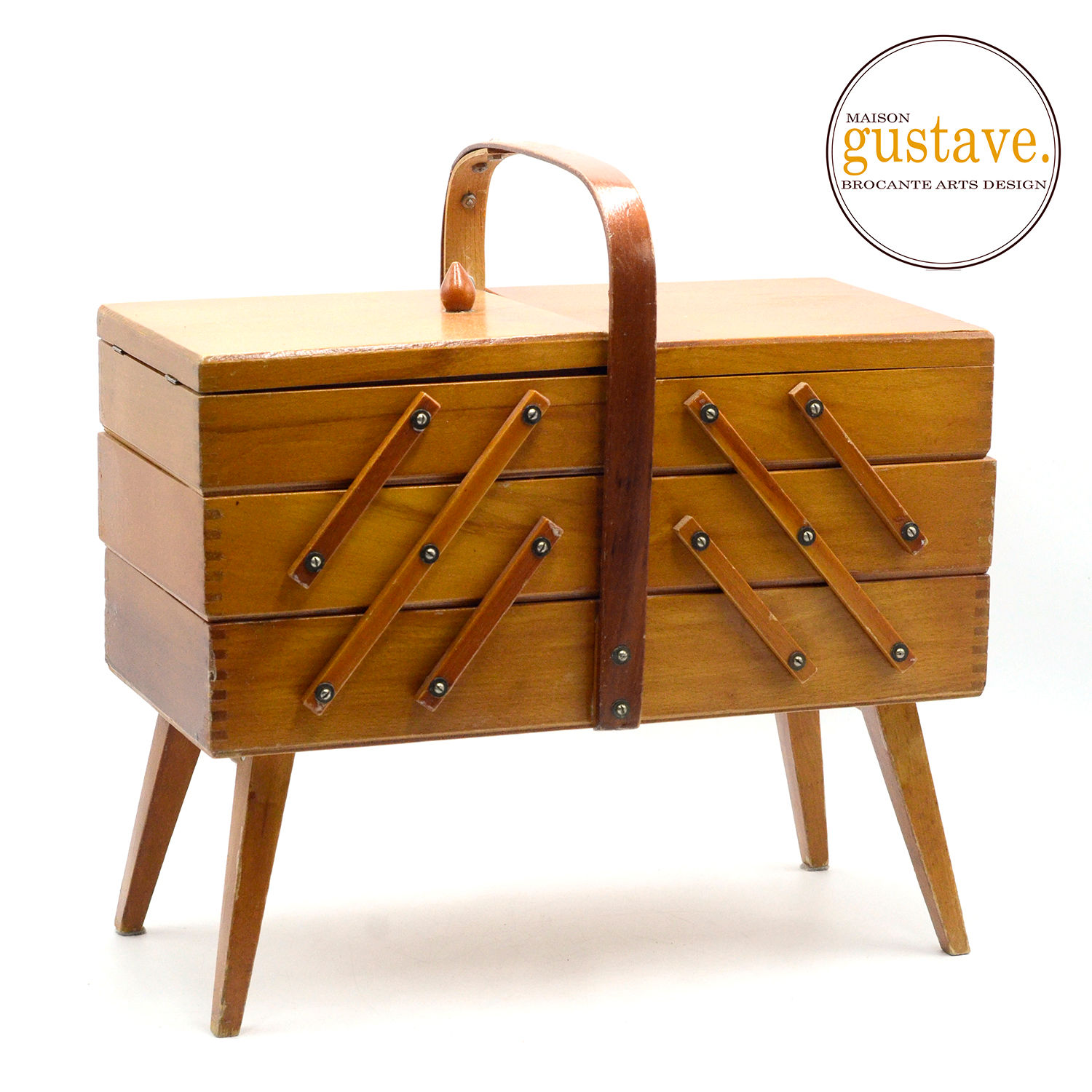 Coffre de couture en bois sur pattes