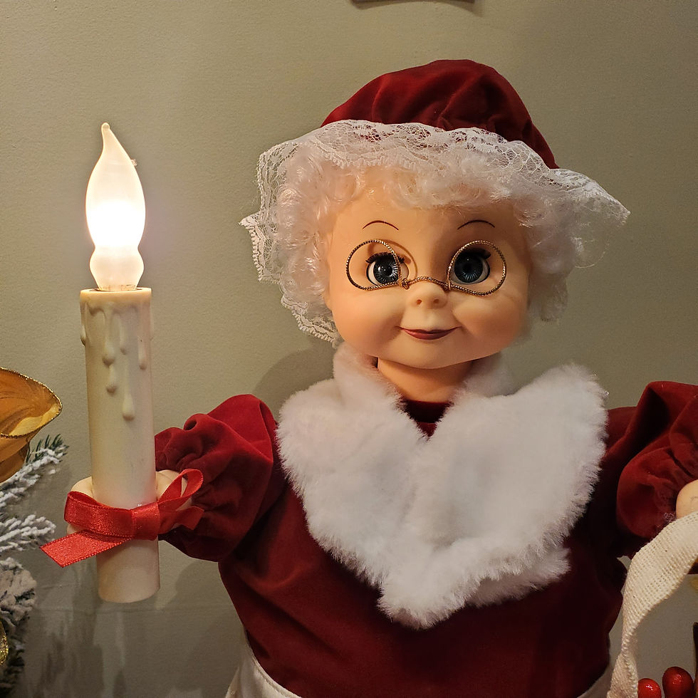 Thumbnail: Mère-Noël animée avec sa bougie lumineuse | Motion-ette Zellers