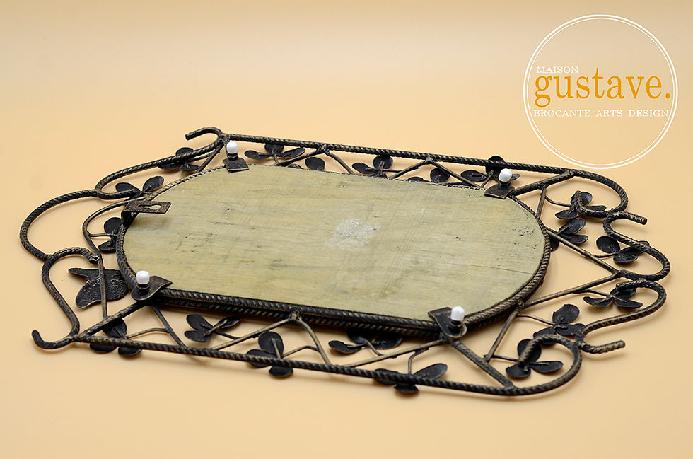 Miniature : Miroir en métal ornementé