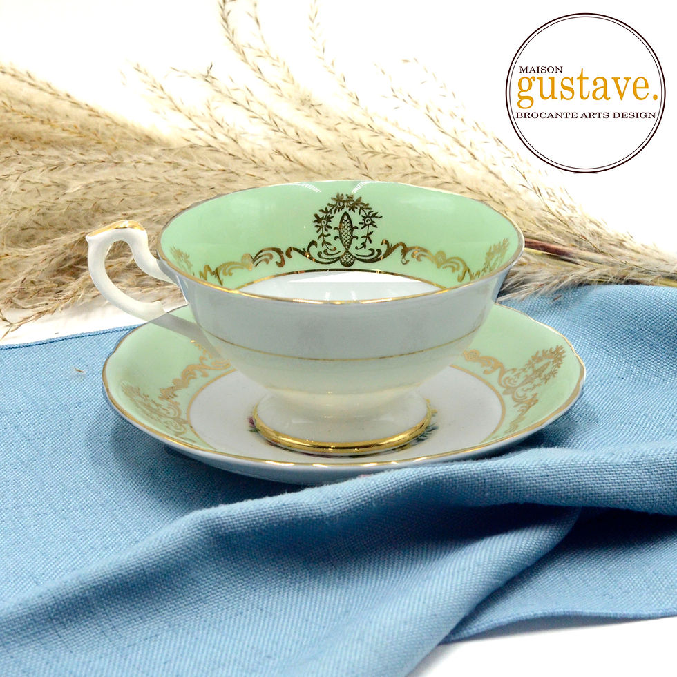 Miniature : Tasse Salisbury en fine porcelaine