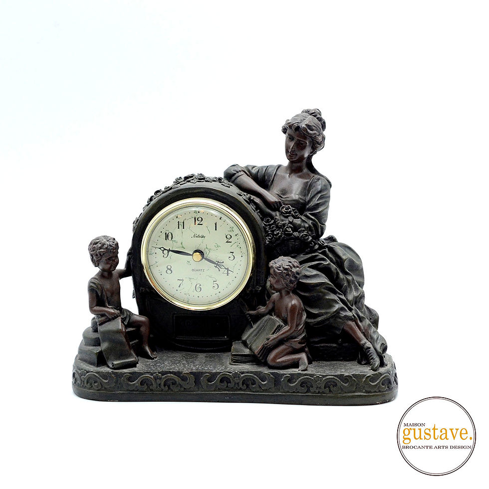 Horloge de table Natelia de style victorien