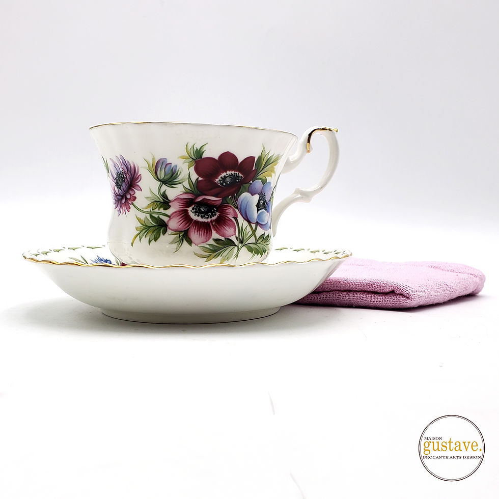 Miniature : Tasse et soucoupe Royal Albert | Fleur du mois
