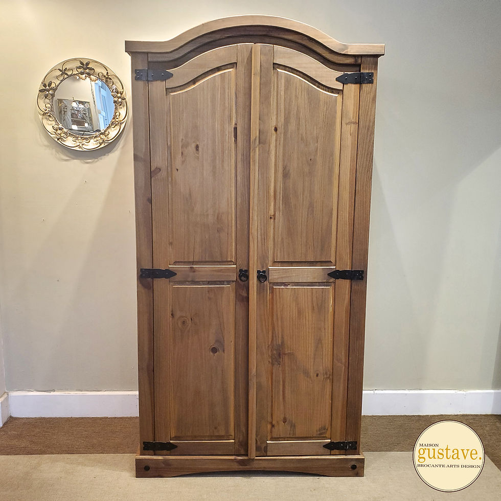Armoire de rangement en bois