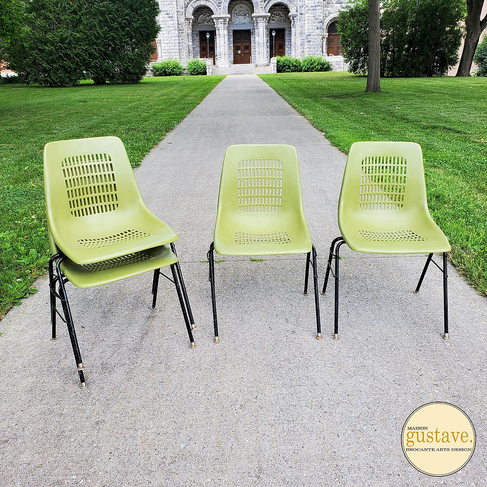 Ensemble de 4 chaises vertes, modèle Expo 67 par IPL