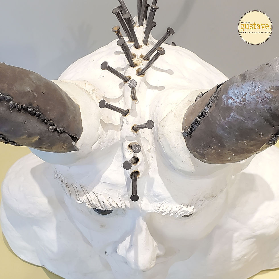 Thumbnail: Sculpture buste de Lucifer avec cornes en cuivre