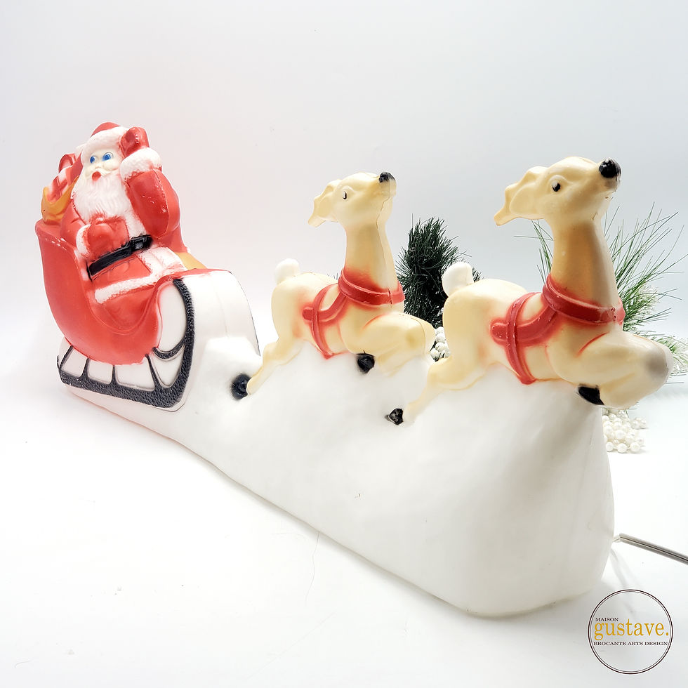 Traîneau du Père-Noël blow mold | Union Products Inc.