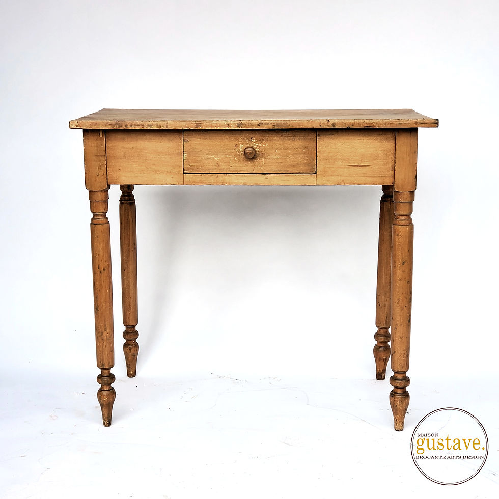 Bureau de bois ancien à un tiroir