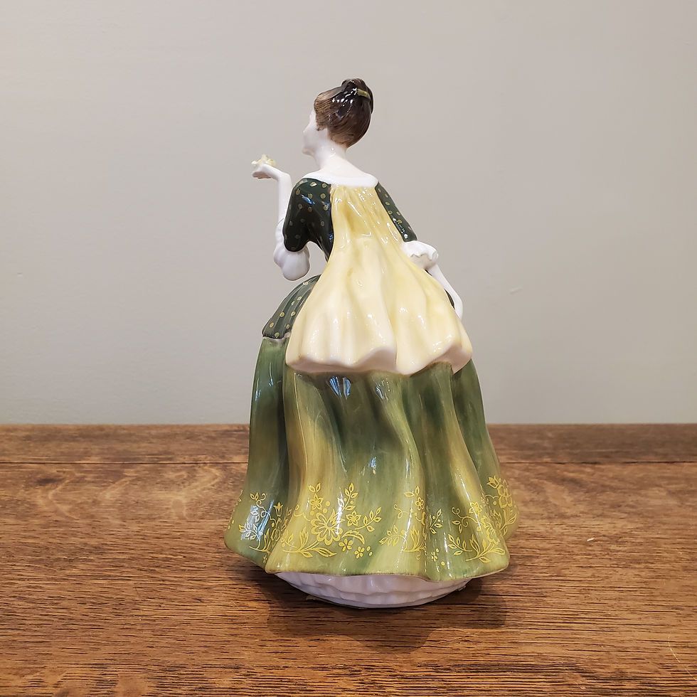Thumbnail: Fleur par Royal Doulton | Figurine H.N. 2368 en fine porcelaine