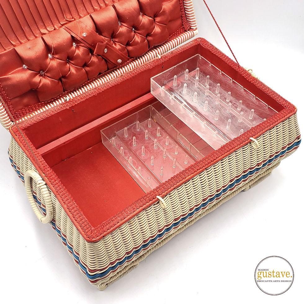 Thumbnail: Grand coffre de couture tressé | Tchécoslovaquie