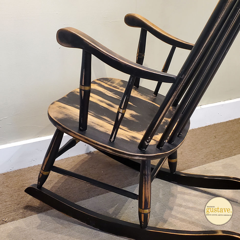 Miniature : Chaise berçante en bois noir style Hitchcock