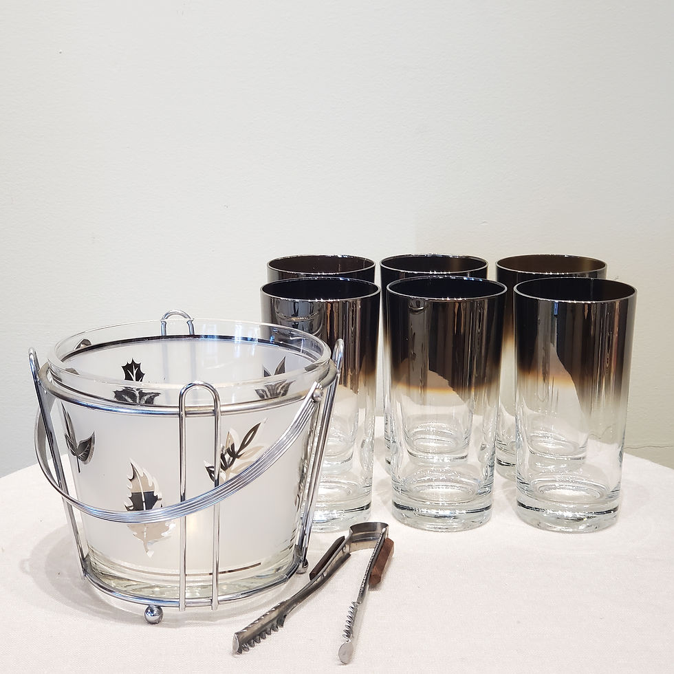 Verres high ball en verre clair et fumé dans le style de Dorothy Thorpe