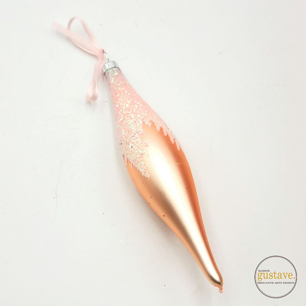 Thumbnail: Ornements en verre rose et neige scintillante | Trois modèles au choix
