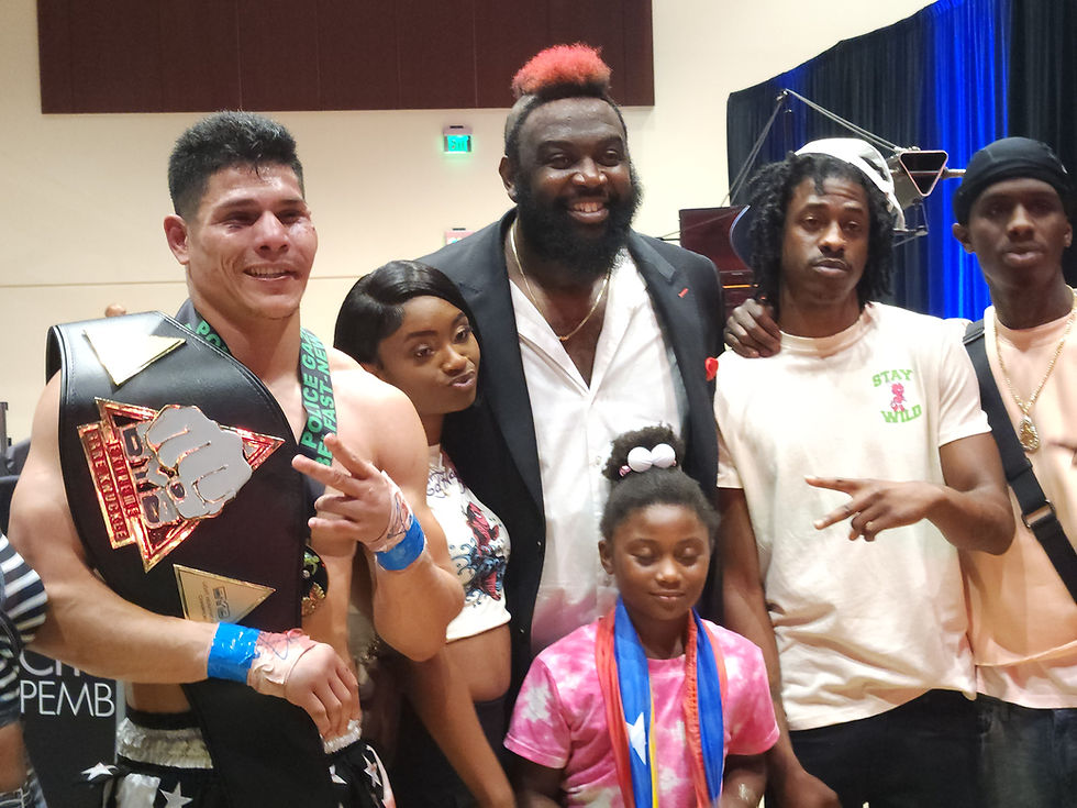 Gregoris Cisneros with Dada 5000 and Fans