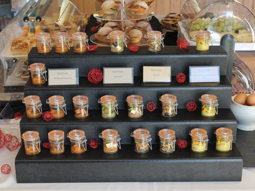 Counter stairs 4 steps black