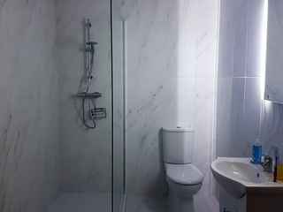 What Are The Best Tiles for a Bathroom?