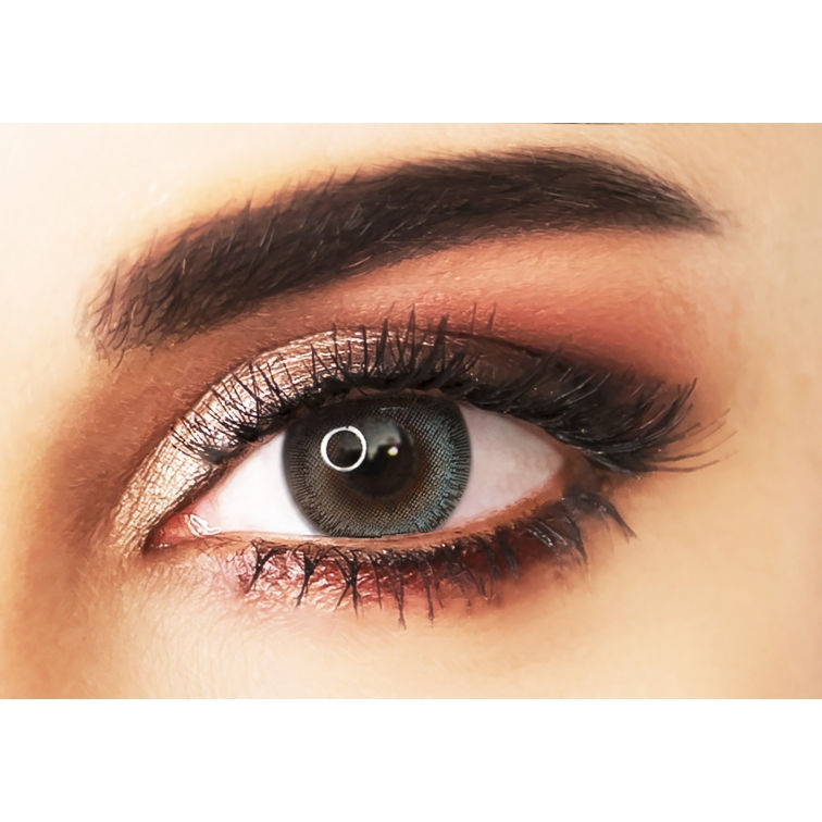 Adore Giorno Aqua daily colored contact lenses— aqua tones for a bright, daily glow