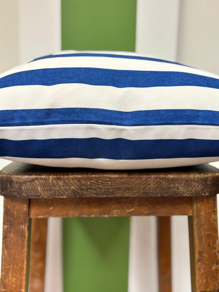 Schumacher Roxbury Indoor/Outdoor Cushion Navy