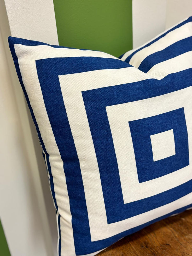 Schumacher Roxbury Indoor/Outdoor Cushion Navy