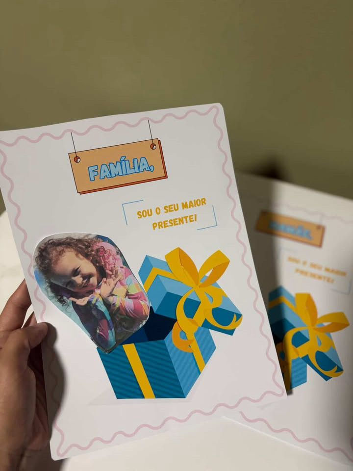 CARTÃO - Dia das mães/ Dia da família -Presente