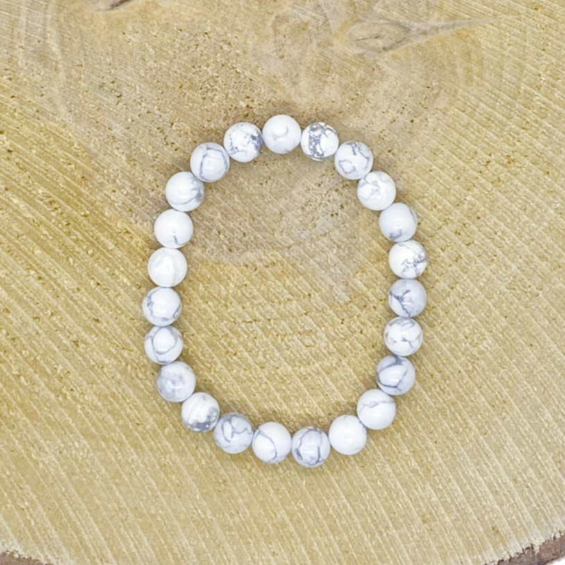 Nat'Créa - Exprimez votre côté zen avec nos bracelets en howlite, des accessoires qui évoquent la sérénité et l'harmonie