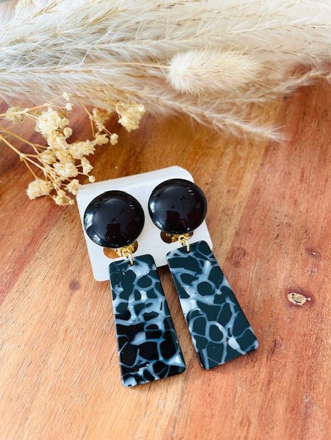 Miniature : Boucles d'oreilles clip noir EMI oreilles non percées en résine et cabochon