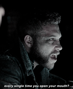 tumblr_osbghxcQX01vf339zo2_250.gif