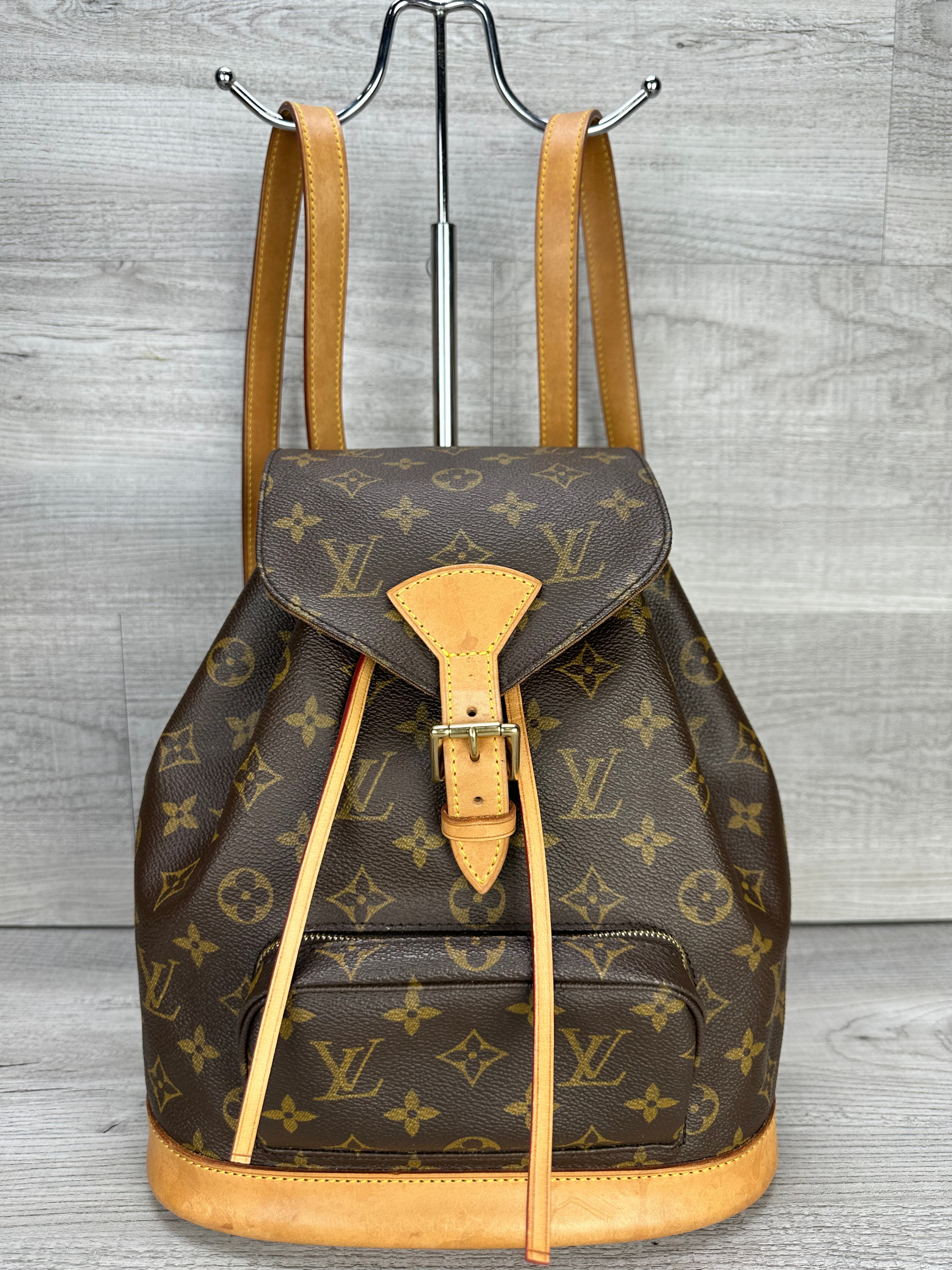 Louis Vuitton Montsouris MM Backpack Mongram - DOL2270