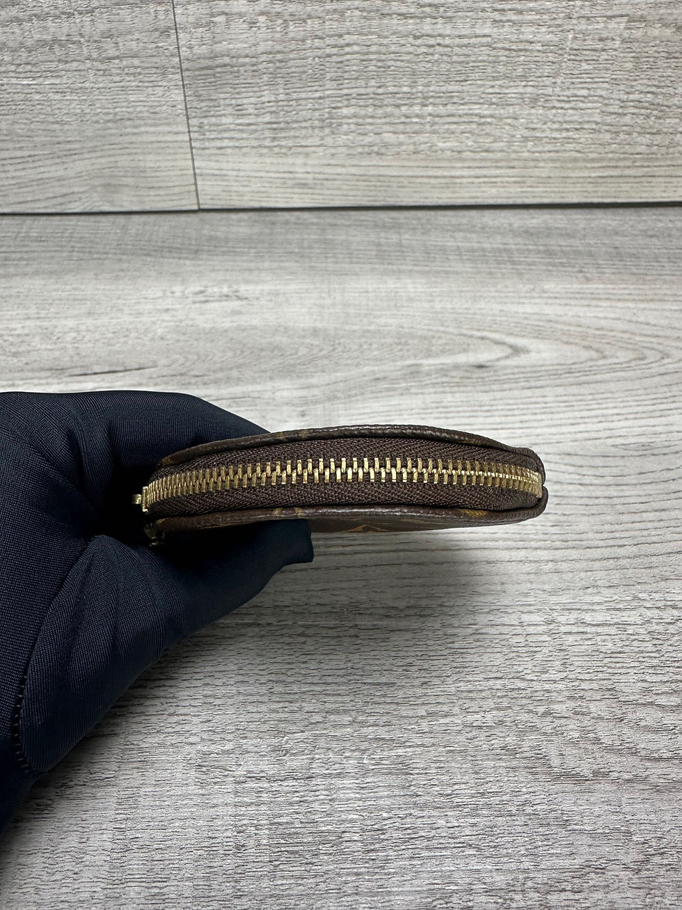Thumbnail: Louis Vuitton Round Coin Monogram - DOL2238