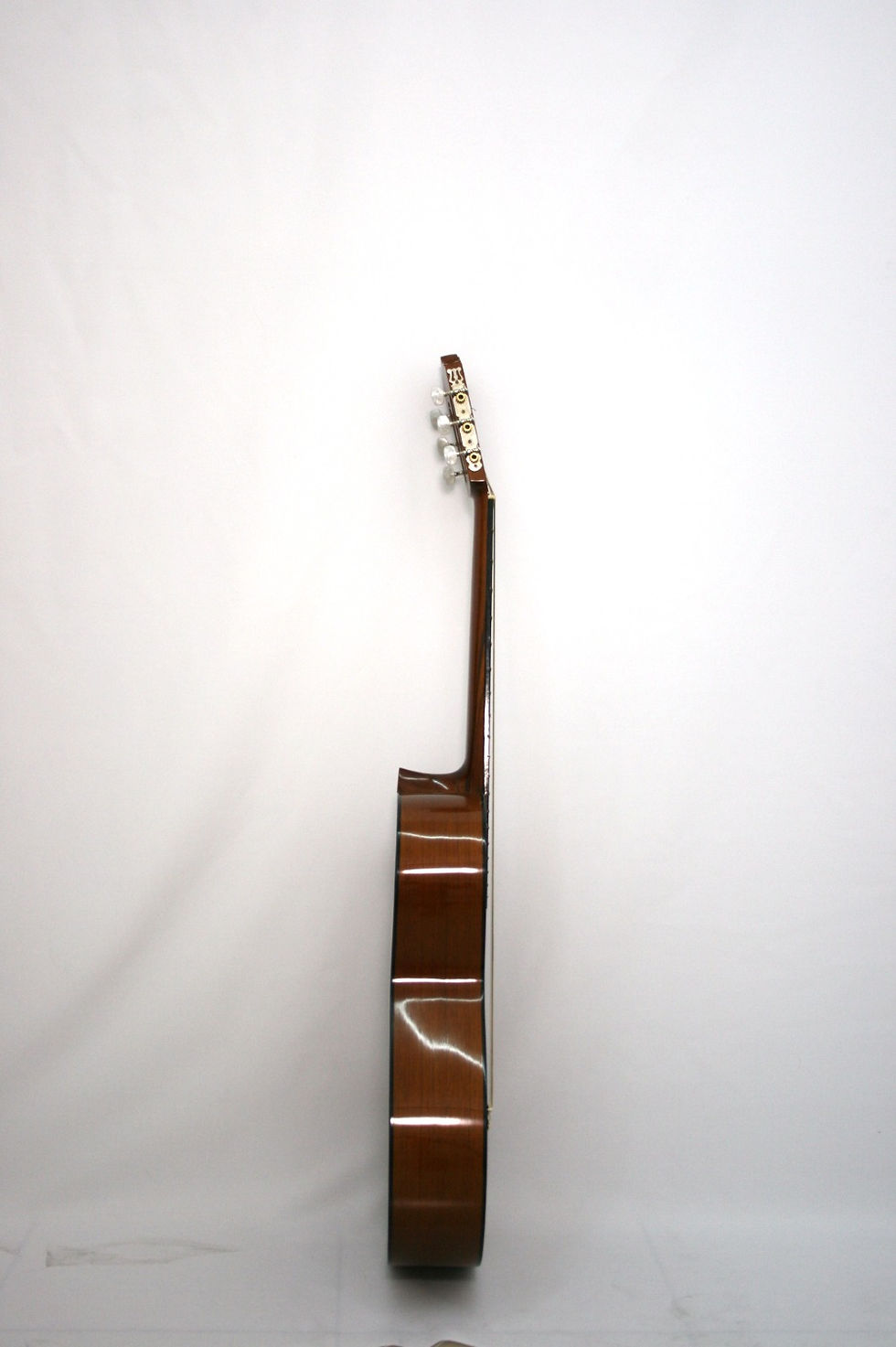 Thumbnail: Guitarra cedro rojo