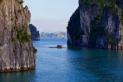 Indochina - island passage houseboat