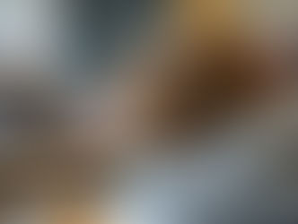 Estudiante estresado por que no entiende el factor común