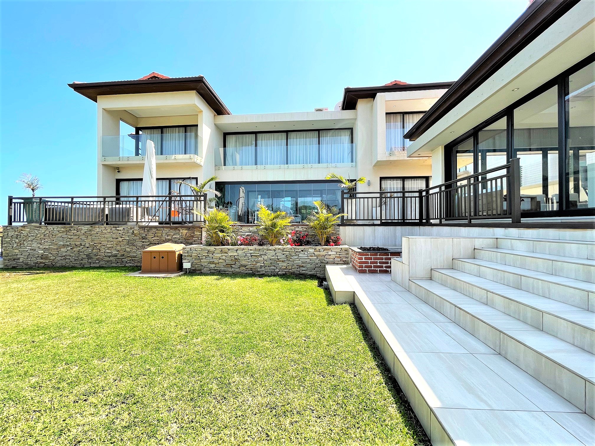 Three-Level Coastal Entertainer in Sheffield Beach, Sheffield Beach, Ballito, KwaZulu-Natal