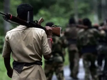 CHATRA: मुठभेड़ में दो उग्रवादी ढेर, हरेंद्र गंझू और ईश्वरी गंझू को पुलिस ने मार गिराया, एक एके 47 और एक देसी कट्टा बरामद Naxal Encounter