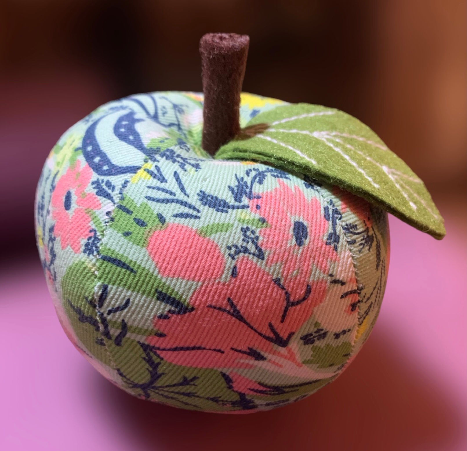 100% cotton fabric pincushion, "Apple" with felt decoration. 8 x 8cm