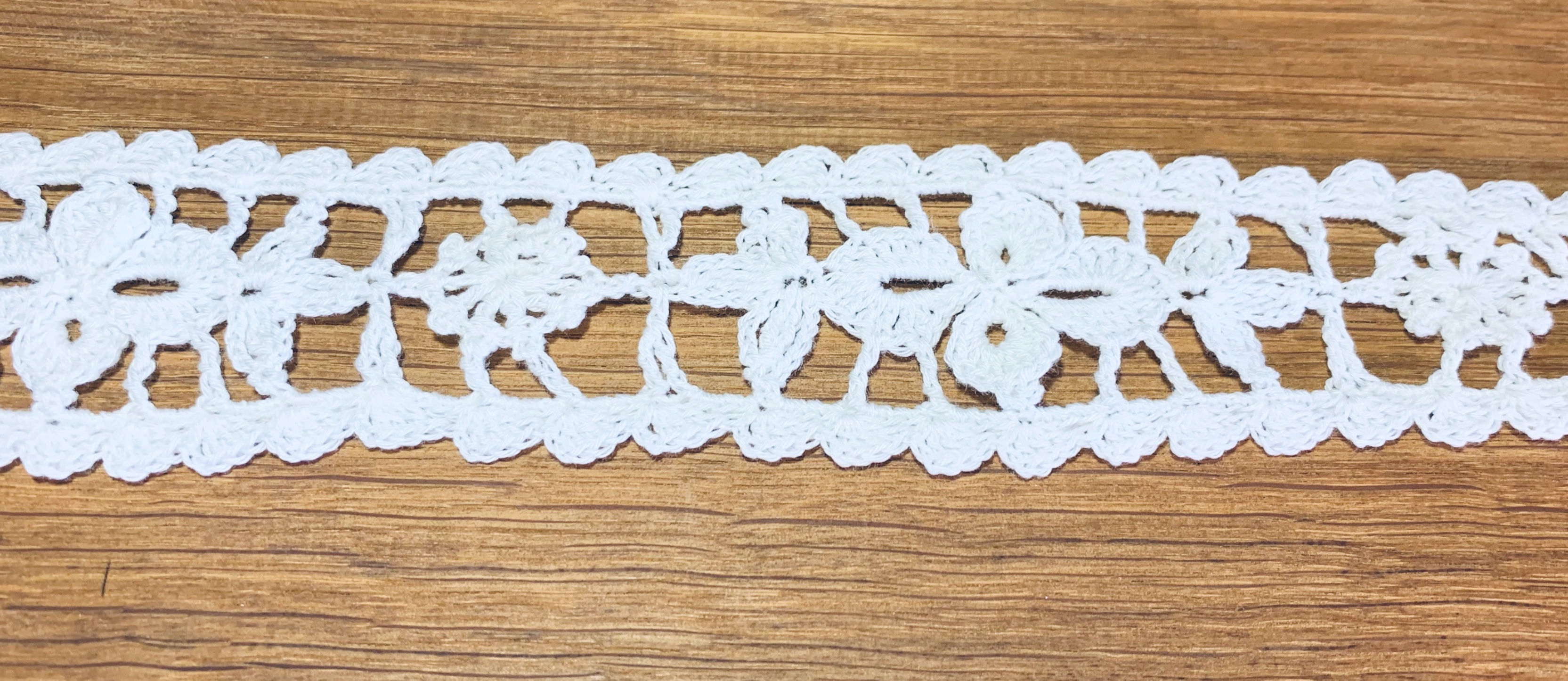 White cotton traditional lace 40mm wide, sold per metre