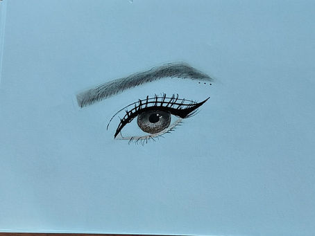 NEGATIVE SPACE EYELINER