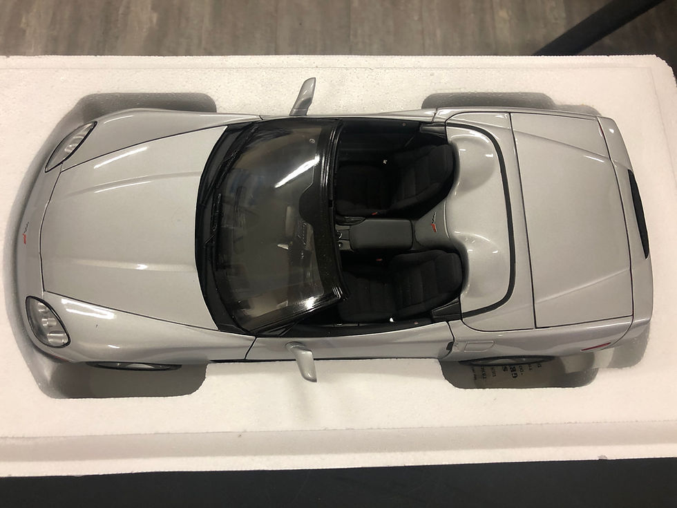 Corvette C6 cab. HOT WHEELS 1/12°