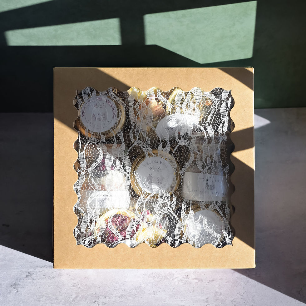 Thumbnail: Golden Bloom Botanical Gift Box