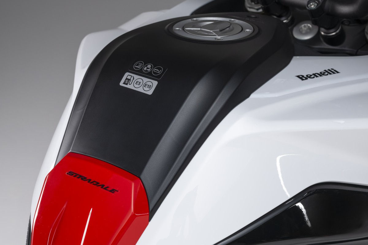 Benelli TRK 902 Stradale