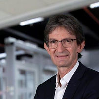 Heiner Lüpertz, Geschäftsführer, Mittlerer Osten