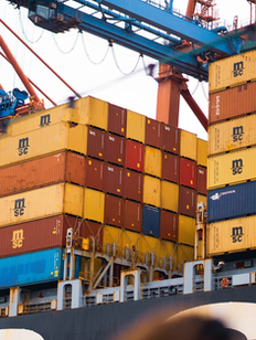 Container yang biasanya digunakan dalam pengurusan logistik dan berkaitan dengan ekosistem forwarding