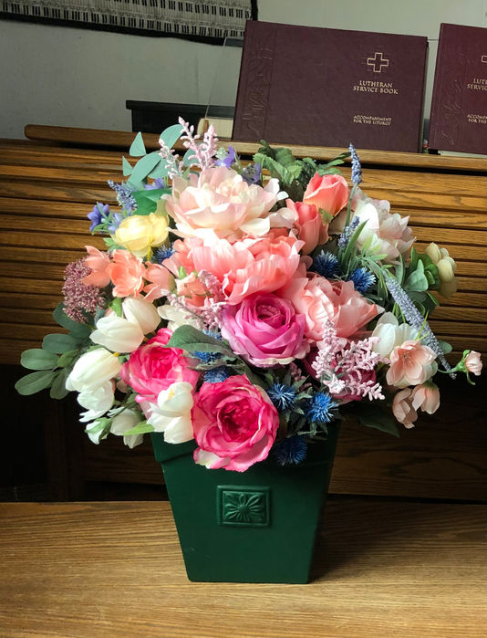 Single Summer Arrangement