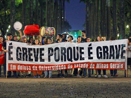 UEMG Claúdio em greve por melhorias no ensino