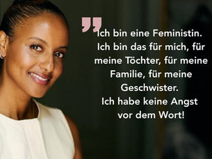 Porträt einer lächelnden Frau vor dunklem Hintergrund; daneben steht ein Zitat über Feminismus, Familie und Selbstbestimmung.