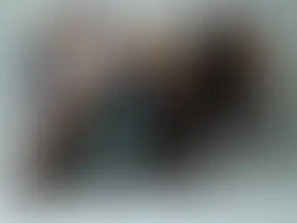 Eine Gruppe unterschiedlichster Frauen posiert gemeinsam – ein starkes Bild für Vielfalt, Selbstbewusstsein und gegenseitige Unterstützung.